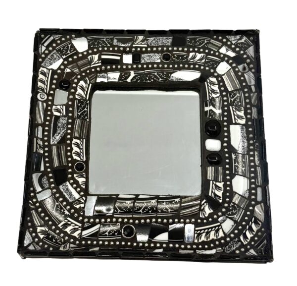 Marci_Grady_LookAtMe_MosaicMirrorFrame