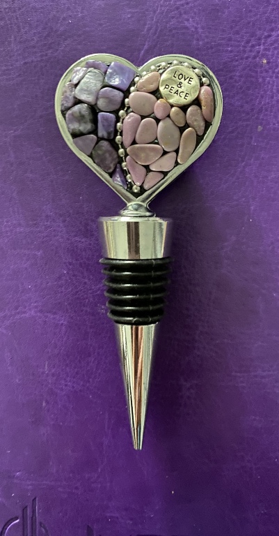 Susan-Casbarro-HeartWineBottleTopper1