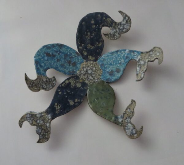 Trish-Delish-Art-Merry-go-Round-Tails-12x10x2-Clay