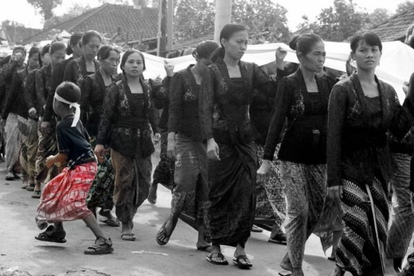 Barbie-Lynn-Pearson-Don039t-Look-Back-Photography-20X16X1-scaled